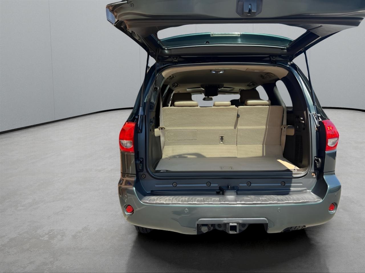 Toyota Sequoia Plantium 4WD 2008