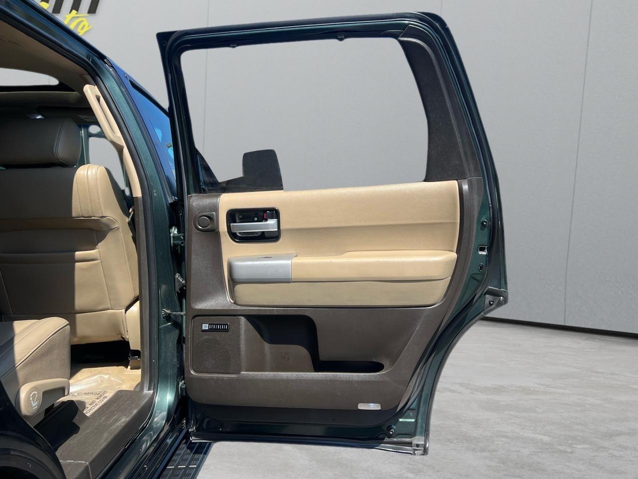 Toyota Sequoia Plantium 4WD 2008