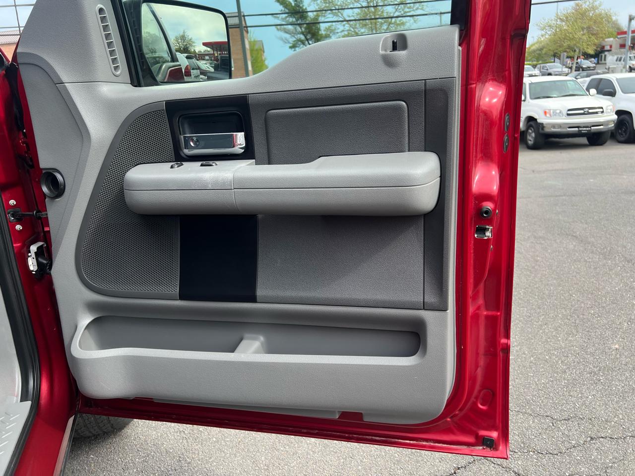 Ford F-150 XL SuperCrew Short Bed 4WD 2008