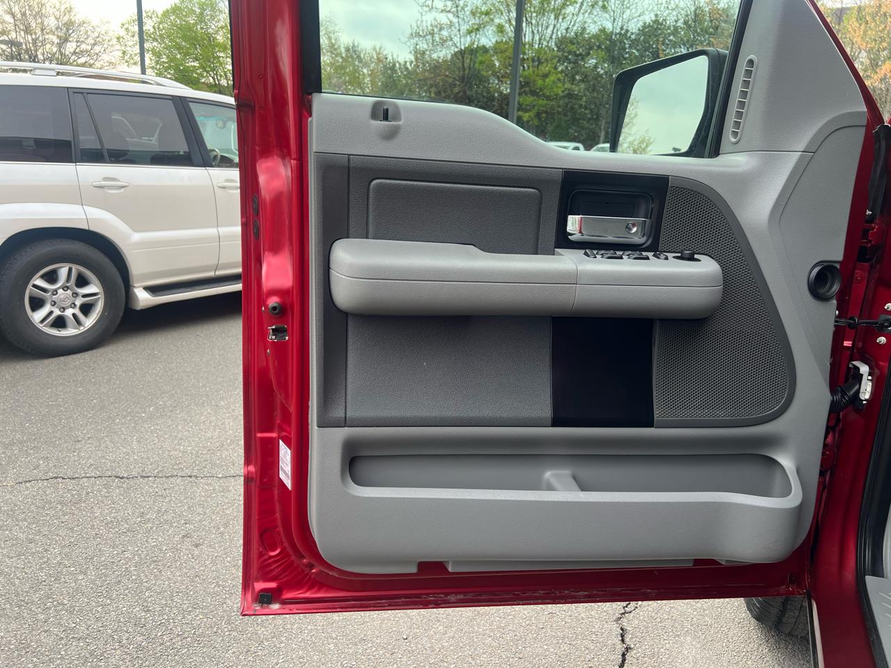 Ford F-150 XL SuperCrew Short Bed 4WD 2008