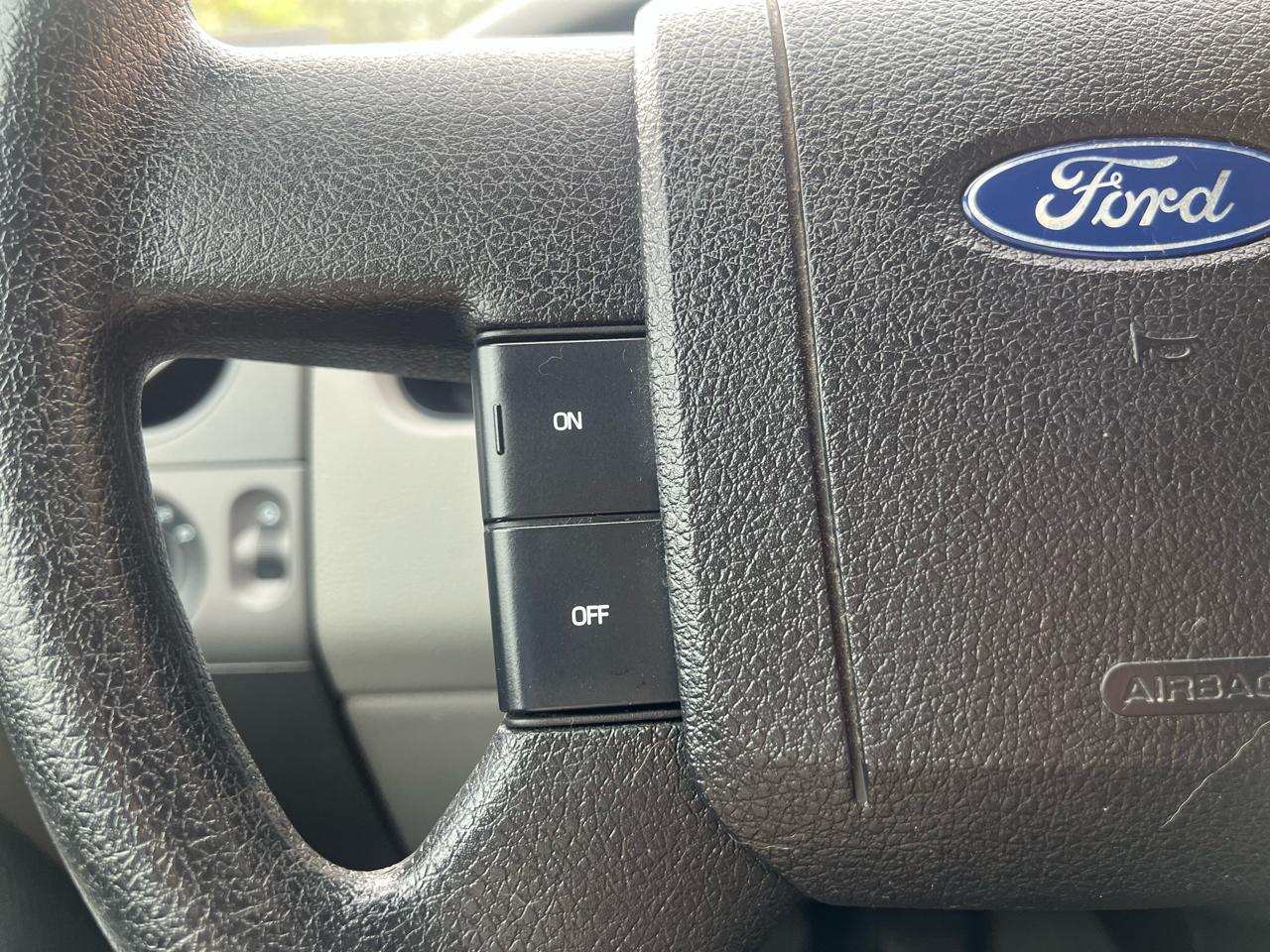 Ford F-150 XL SuperCrew Short Bed 4WD 2008