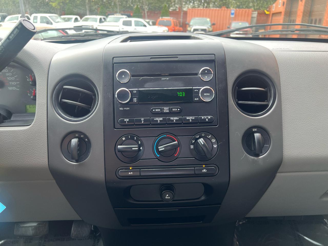 Ford F-150 XL SuperCrew Short Bed 4WD 2008