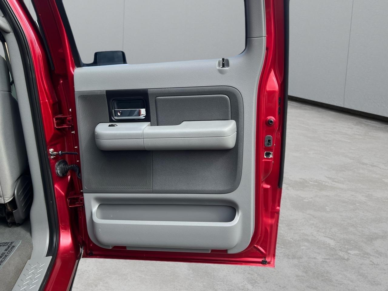 Ford F-150 XL SuperCrew Short Bed 4WD 2008