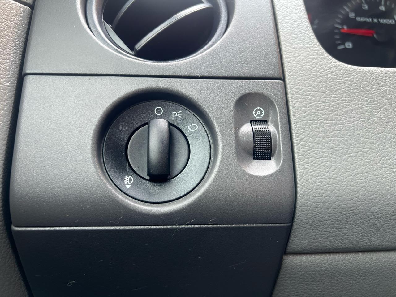 Ford F-150 XL SuperCrew Short Bed 4WD 2008