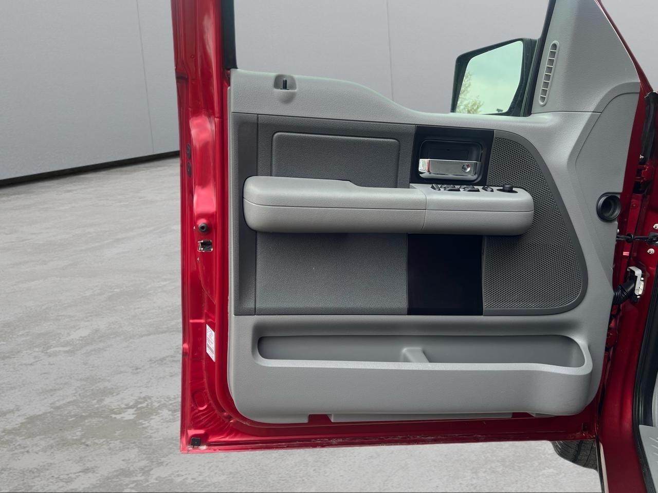 Ford F-150 XL SuperCrew Short Bed 4WD 2008