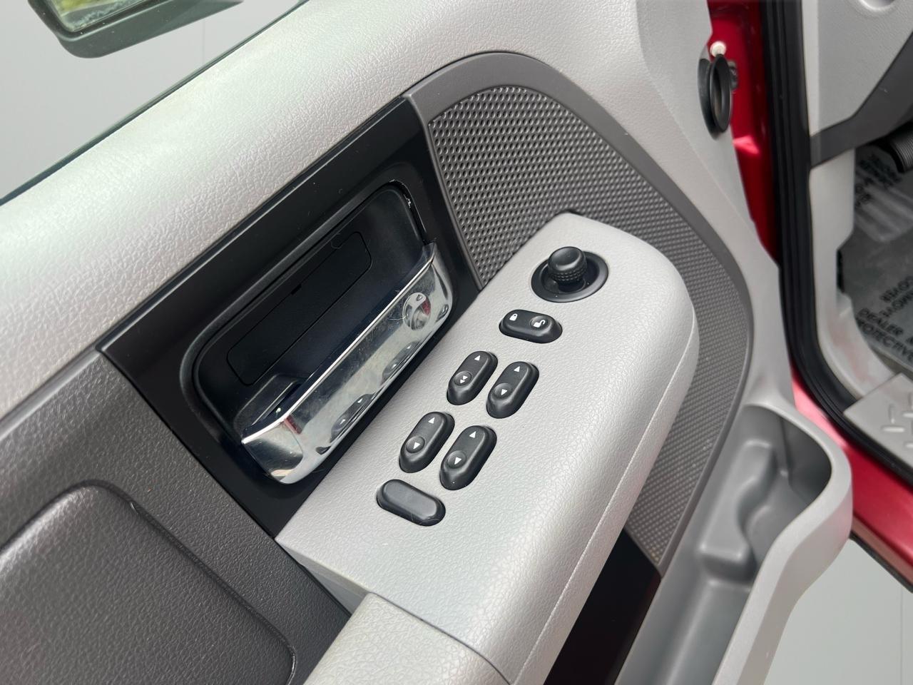 Ford F-150 XL SuperCrew Short Bed 4WD 2008