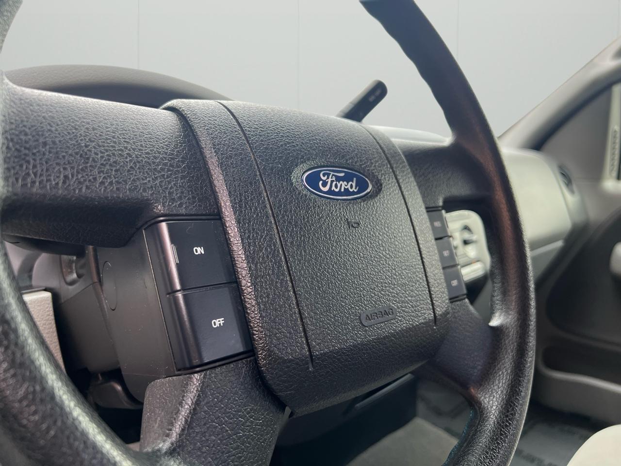 Ford F-150 XL SuperCrew Short Bed 4WD 2008