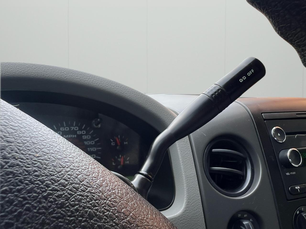 Ford F-150 XL SuperCrew Short Bed 4WD 2008