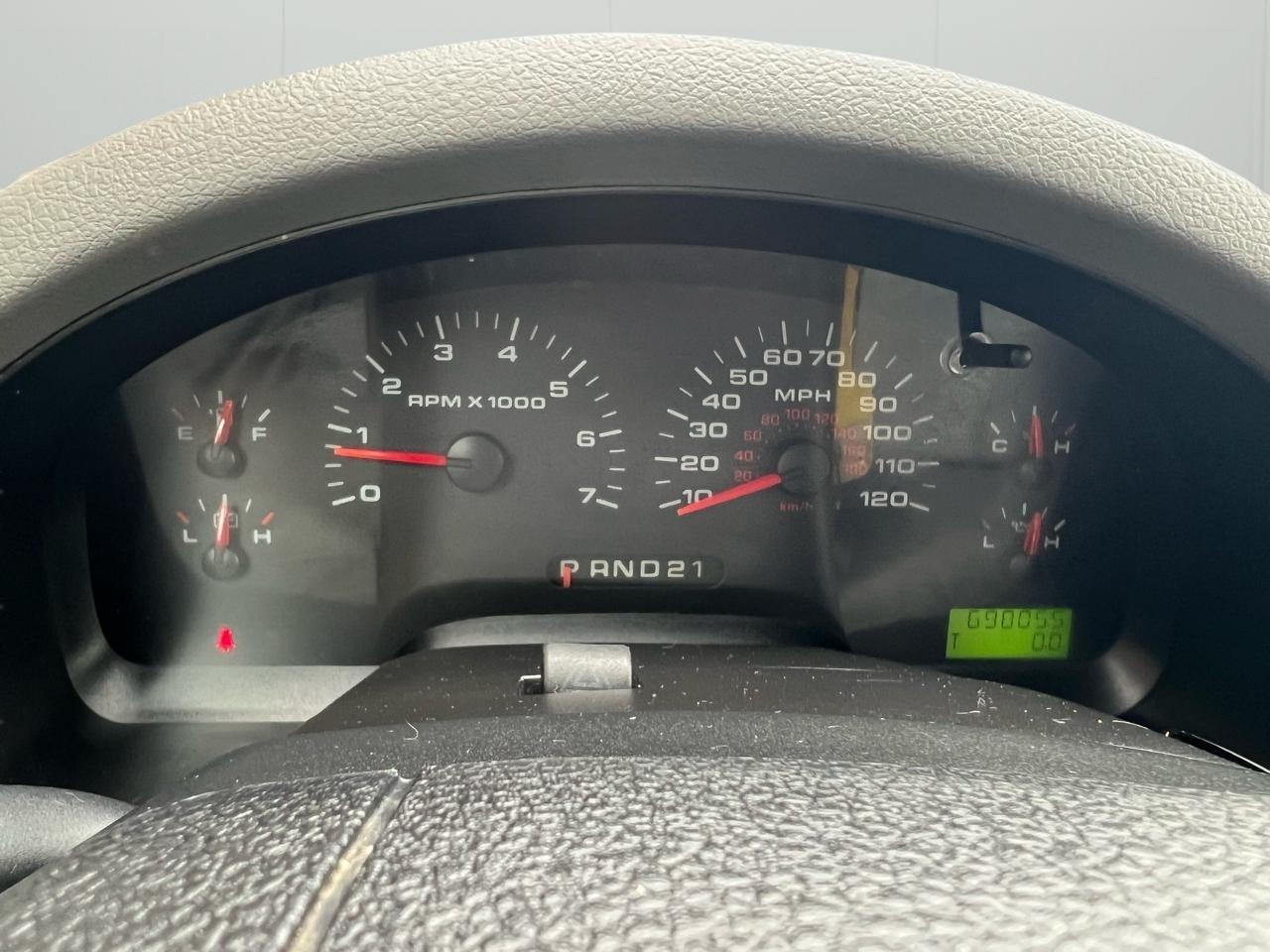 Ford F-150 XL SuperCrew Short Bed 4WD 2008