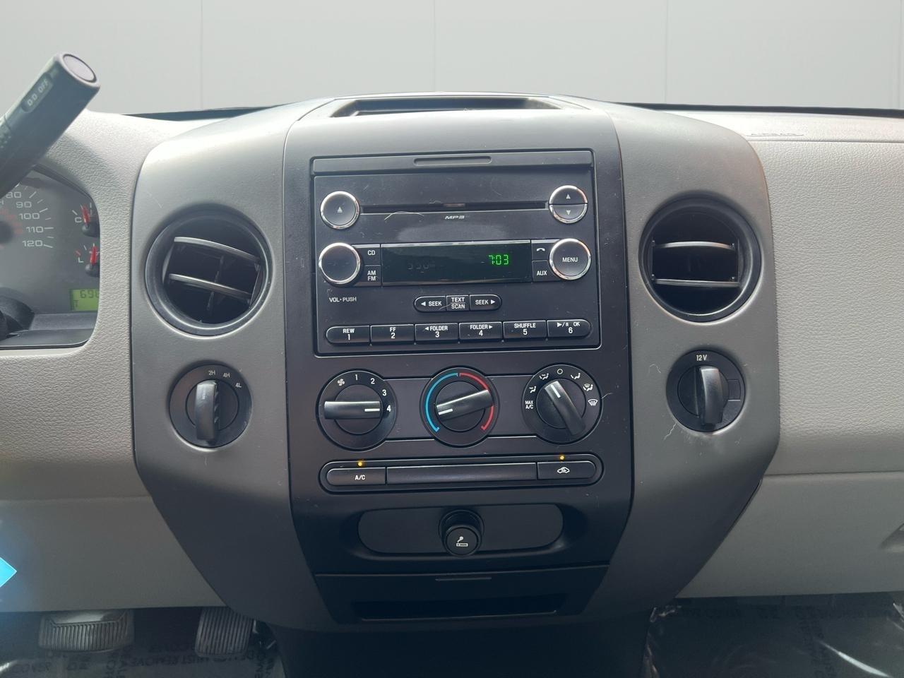 Ford F-150 XL SuperCrew Short Bed 4WD 2008