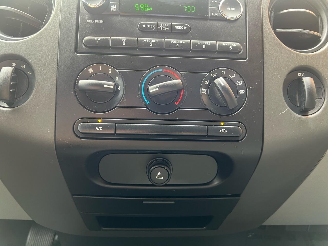 Ford F-150 XL SuperCrew Short Bed 4WD 2008