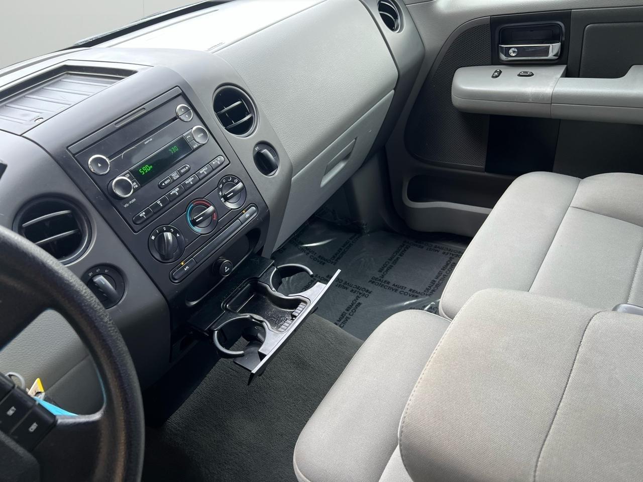 Ford F-150 XL SuperCrew Short Bed 4WD 2008