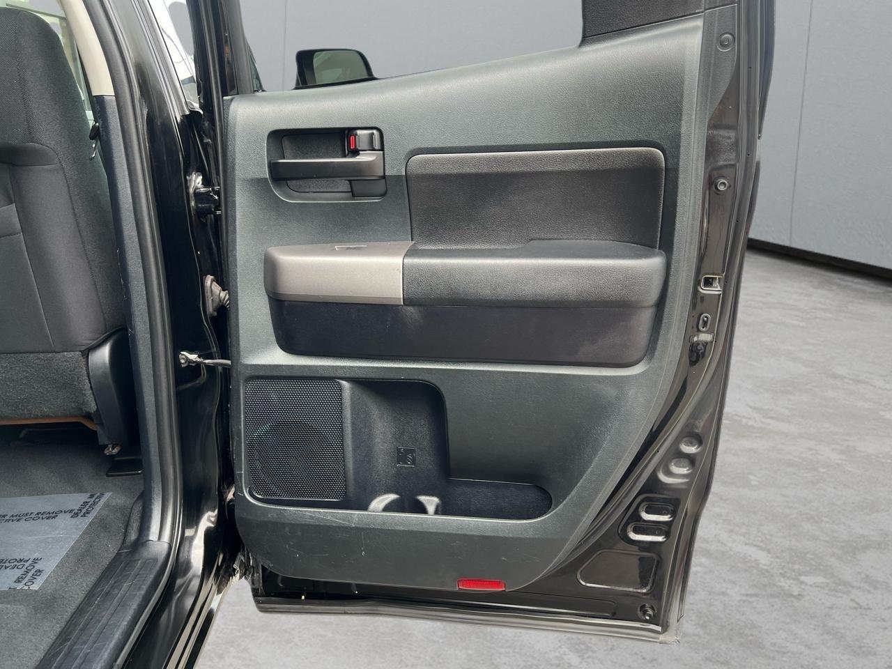 Toyota Tundra Tundra-Grade Double Cab 4.6L 4WD 2011