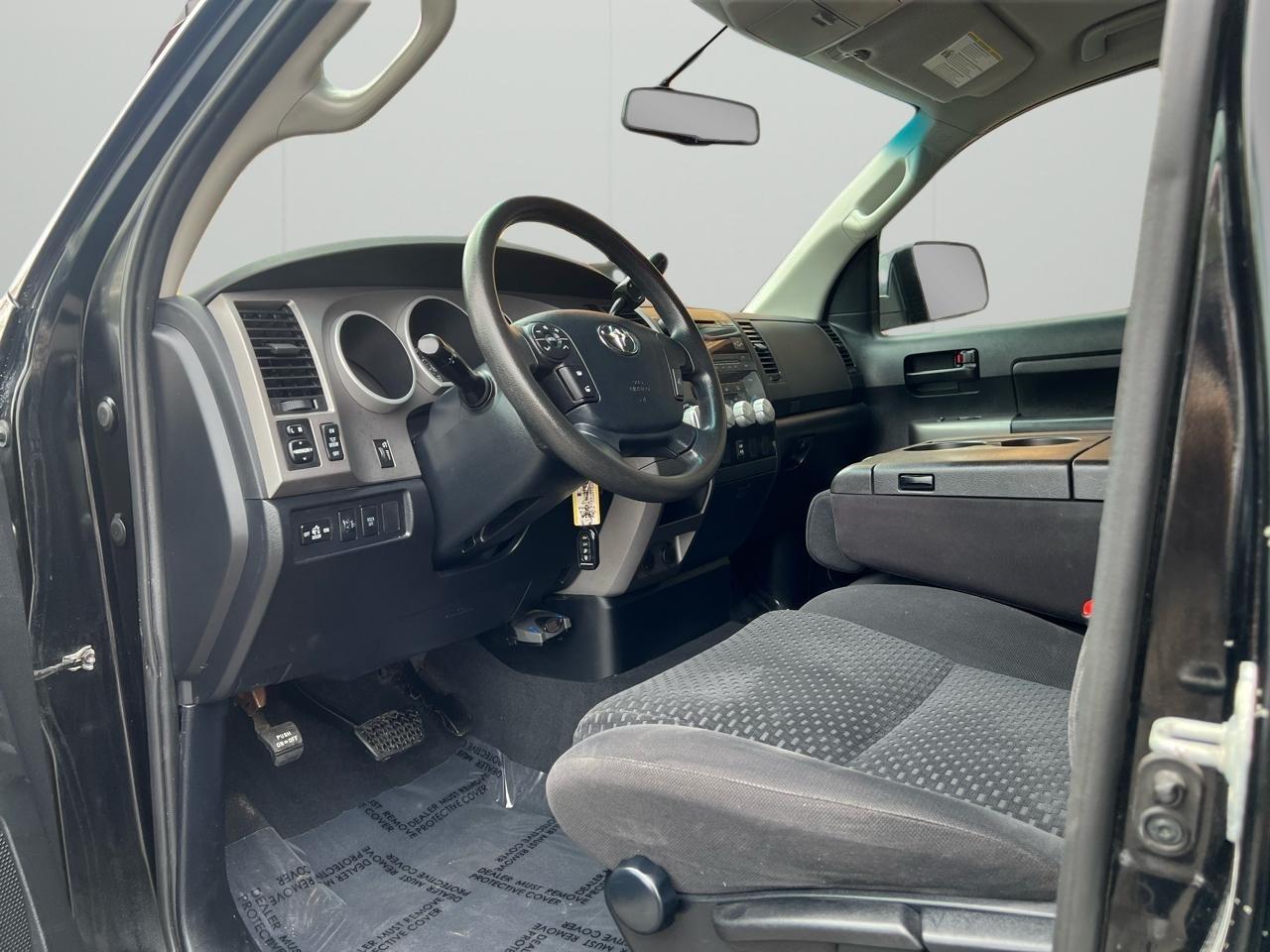 Toyota Tundra Tundra-Grade Double Cab 4.6L 4WD 2011