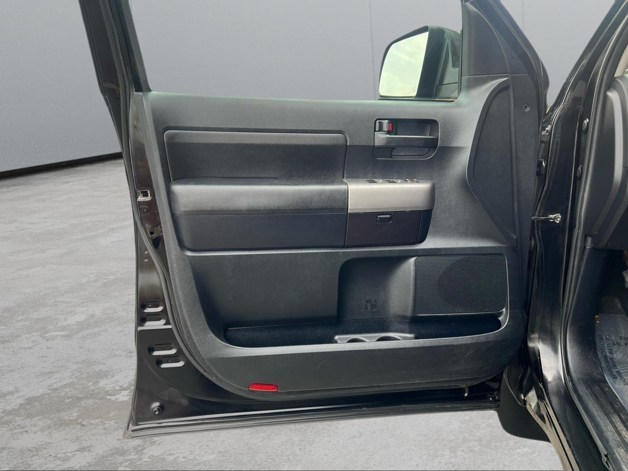 Toyota Tundra Tundra-Grade Double Cab 4.6L 4WD 2011