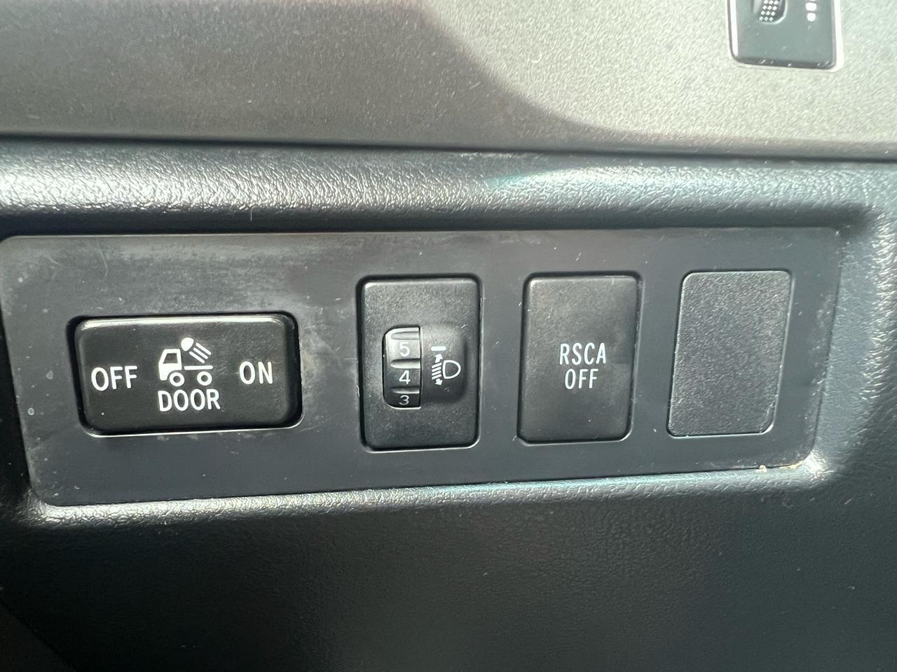 Toyota Tundra Tundra-Grade Double Cab 4.6L 4WD 2011