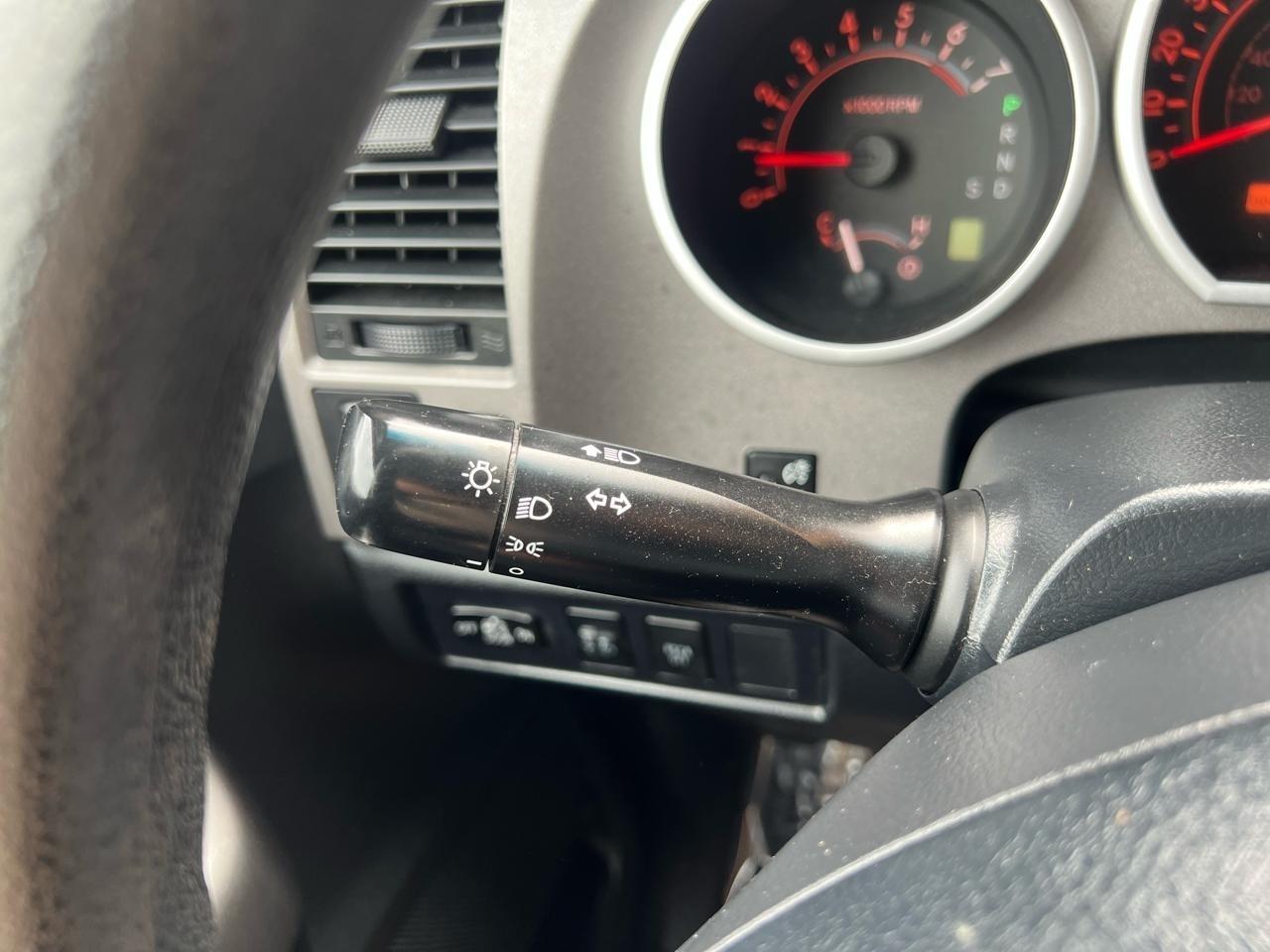 Toyota Tundra Tundra-Grade Double Cab 4.6L 4WD 2011