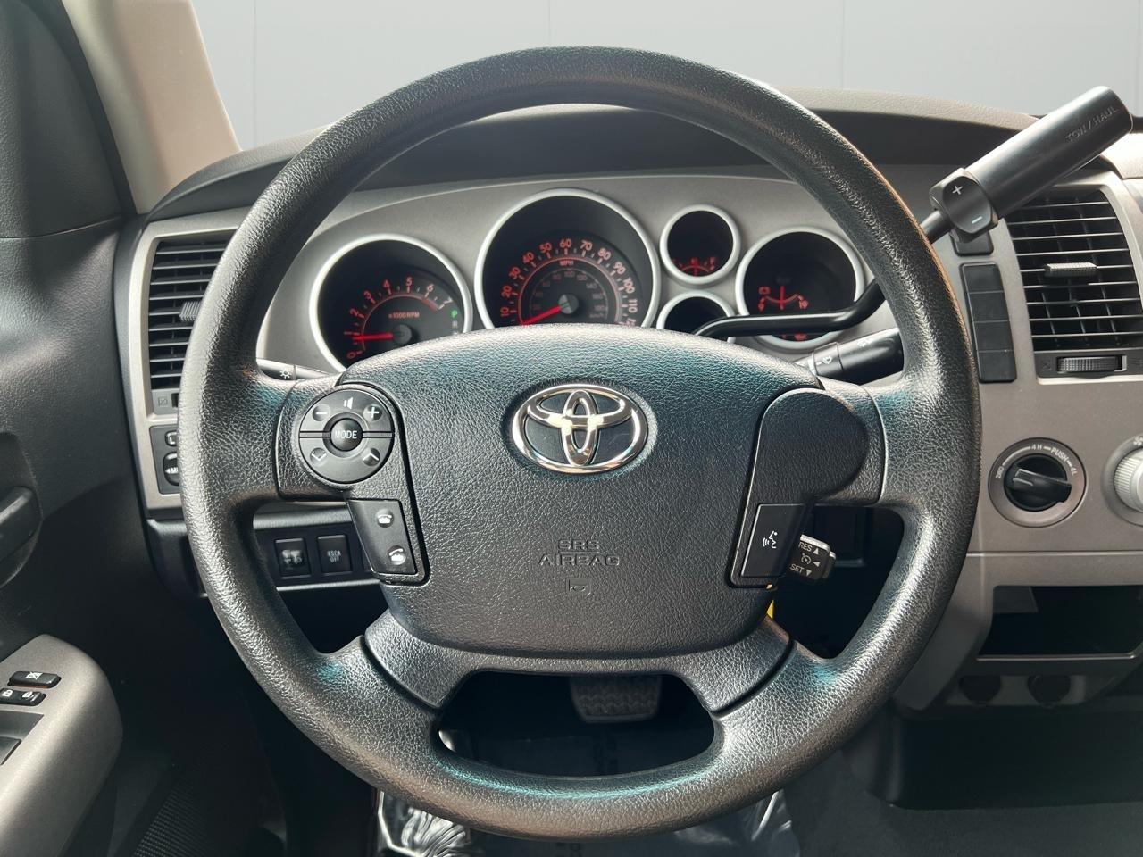 Toyota Tundra Tundra-Grade Double Cab 4.6L 4WD 2011