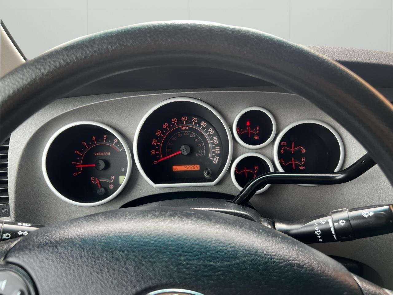 Toyota Tundra Tundra-Grade Double Cab 4.6L 4WD 2011