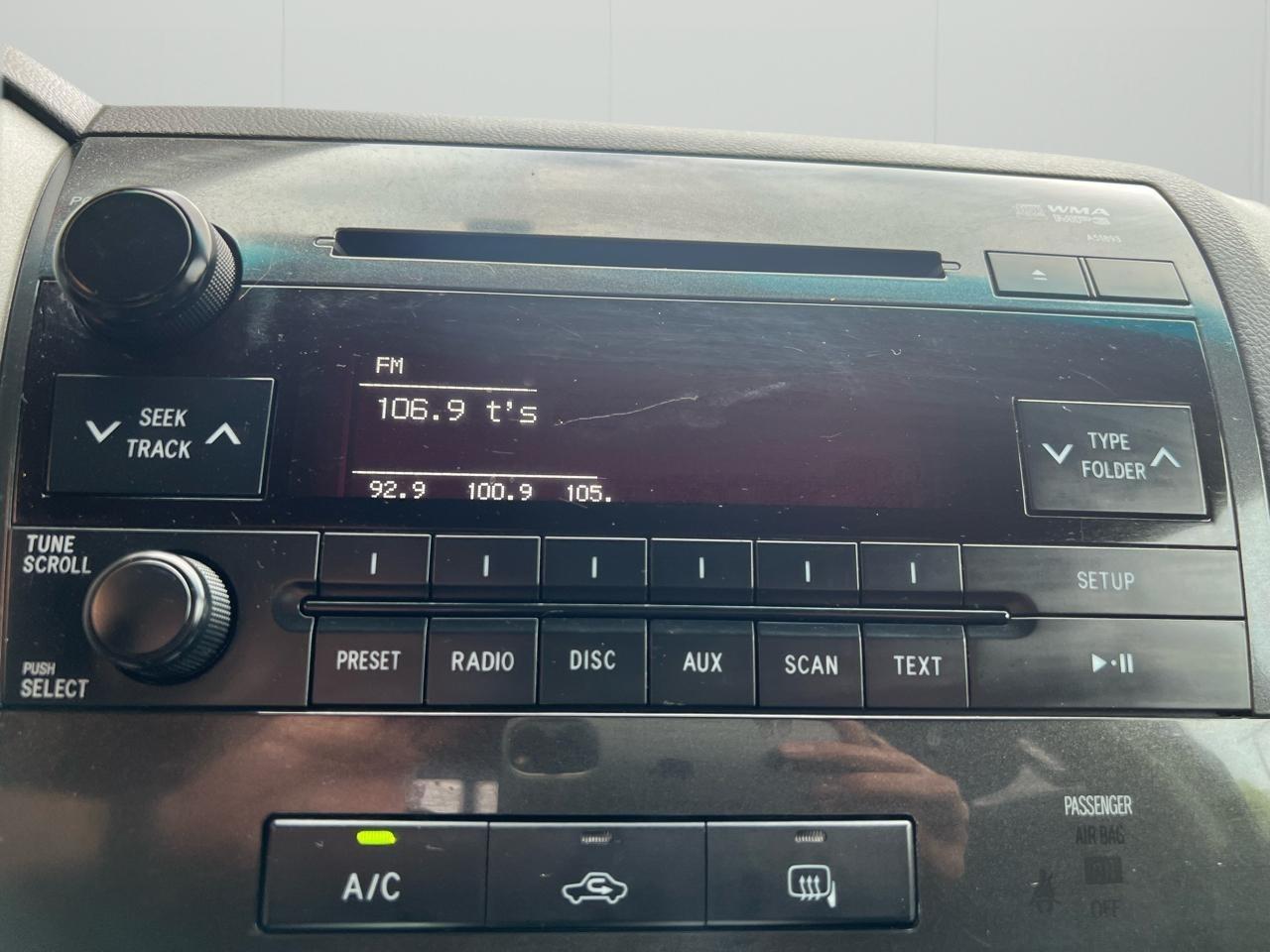 Toyota Tundra Tundra-Grade Double Cab 4.6L 4WD 2011