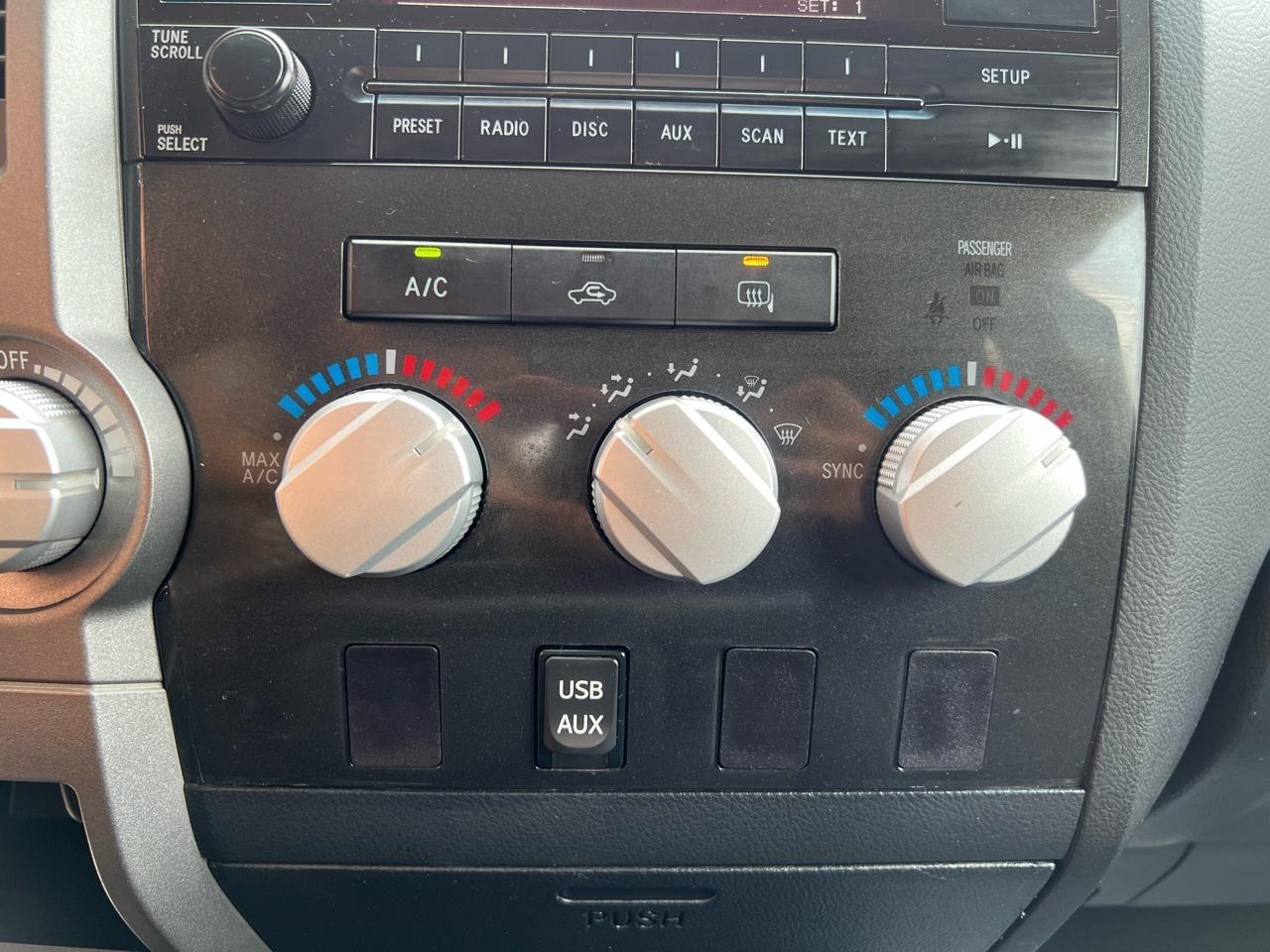 Toyota Tundra Tundra-Grade Double Cab 4.6L 4WD 2011