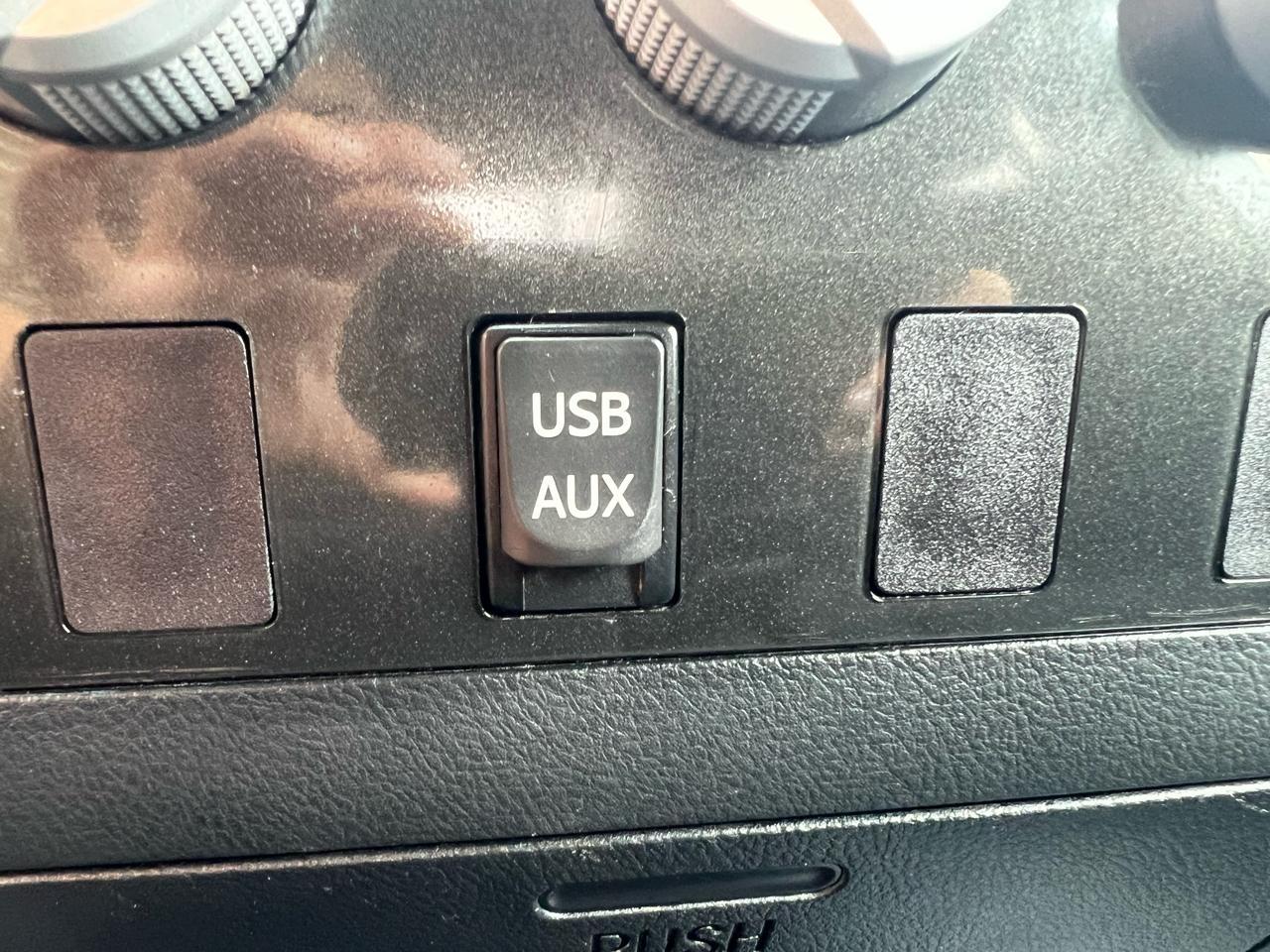 Toyota Tundra Tundra-Grade Double Cab 4.6L 4WD 2011