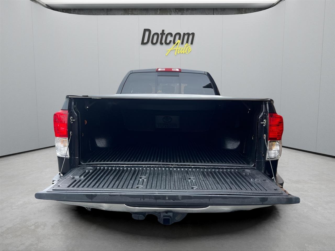 Toyota Tundra Tundra-Grade Double Cab 4.6L 4WD 2011