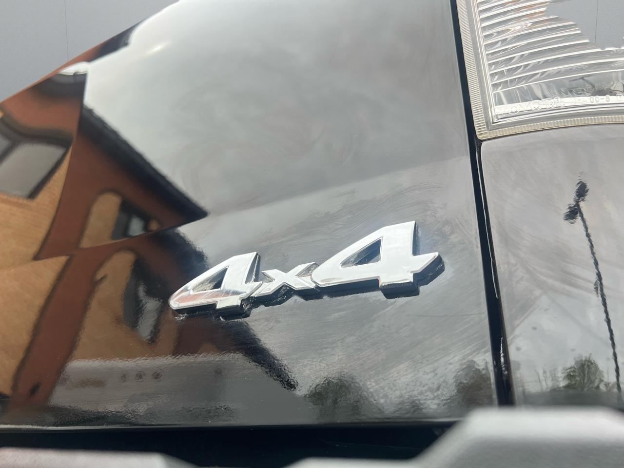 Toyota Tundra Tundra-Grade Double Cab 4.6L 4WD 2011