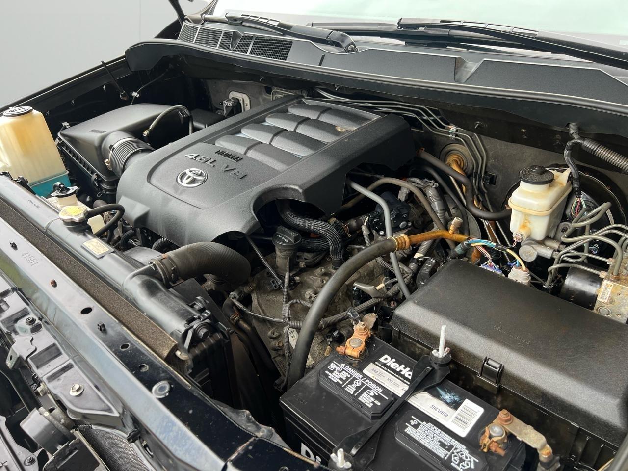 Toyota Tundra Tundra-Grade Double Cab 4.6L 4WD 2011