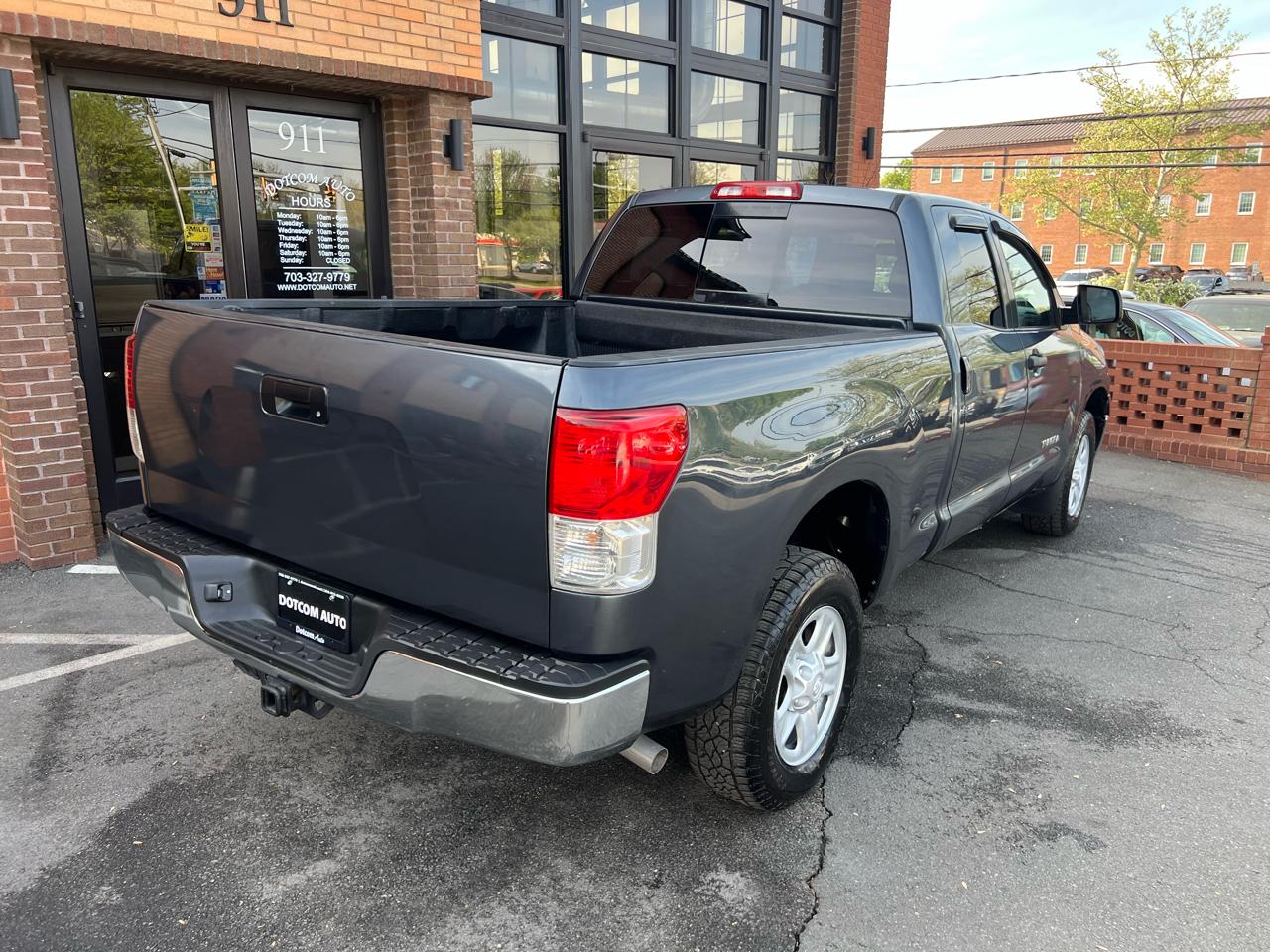 Toyota Tundra Tundra-Grade Double Cab 4.6L 4WD 2010
