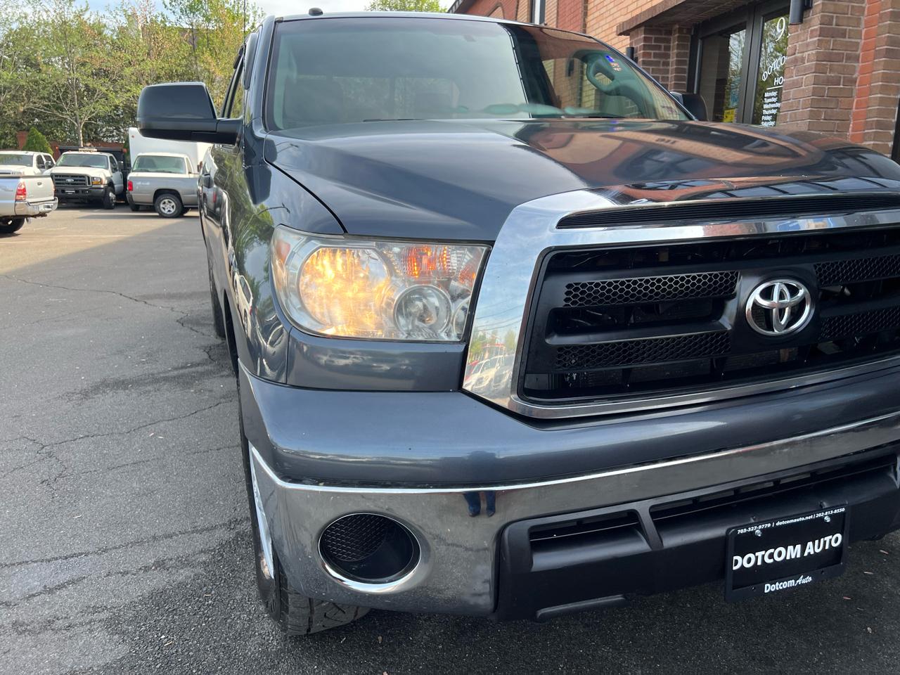 Toyota Tundra Tundra-Grade Double Cab 4.6L 4WD 2010