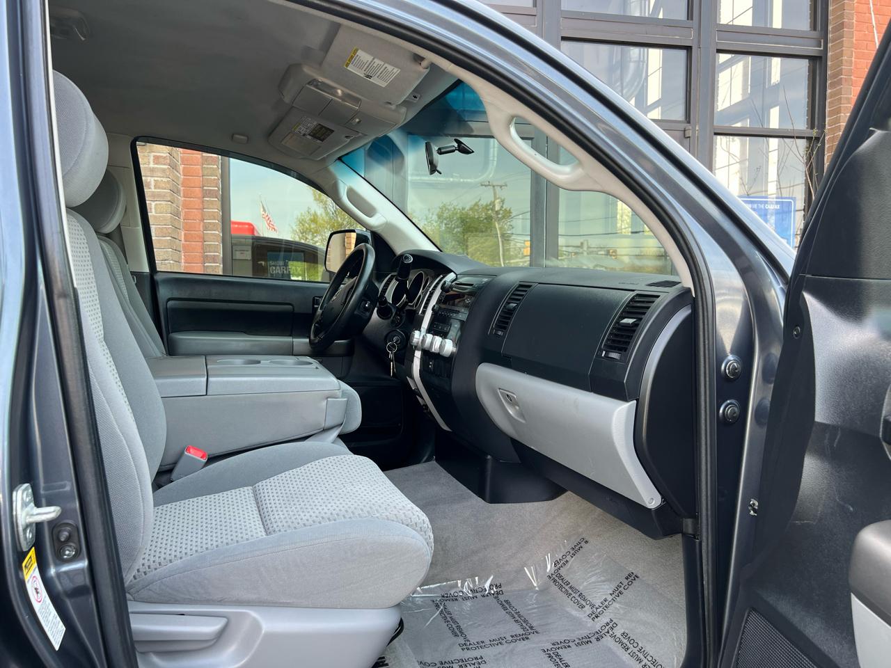 Toyota Tundra Tundra-Grade Double Cab 4.6L 4WD 2010