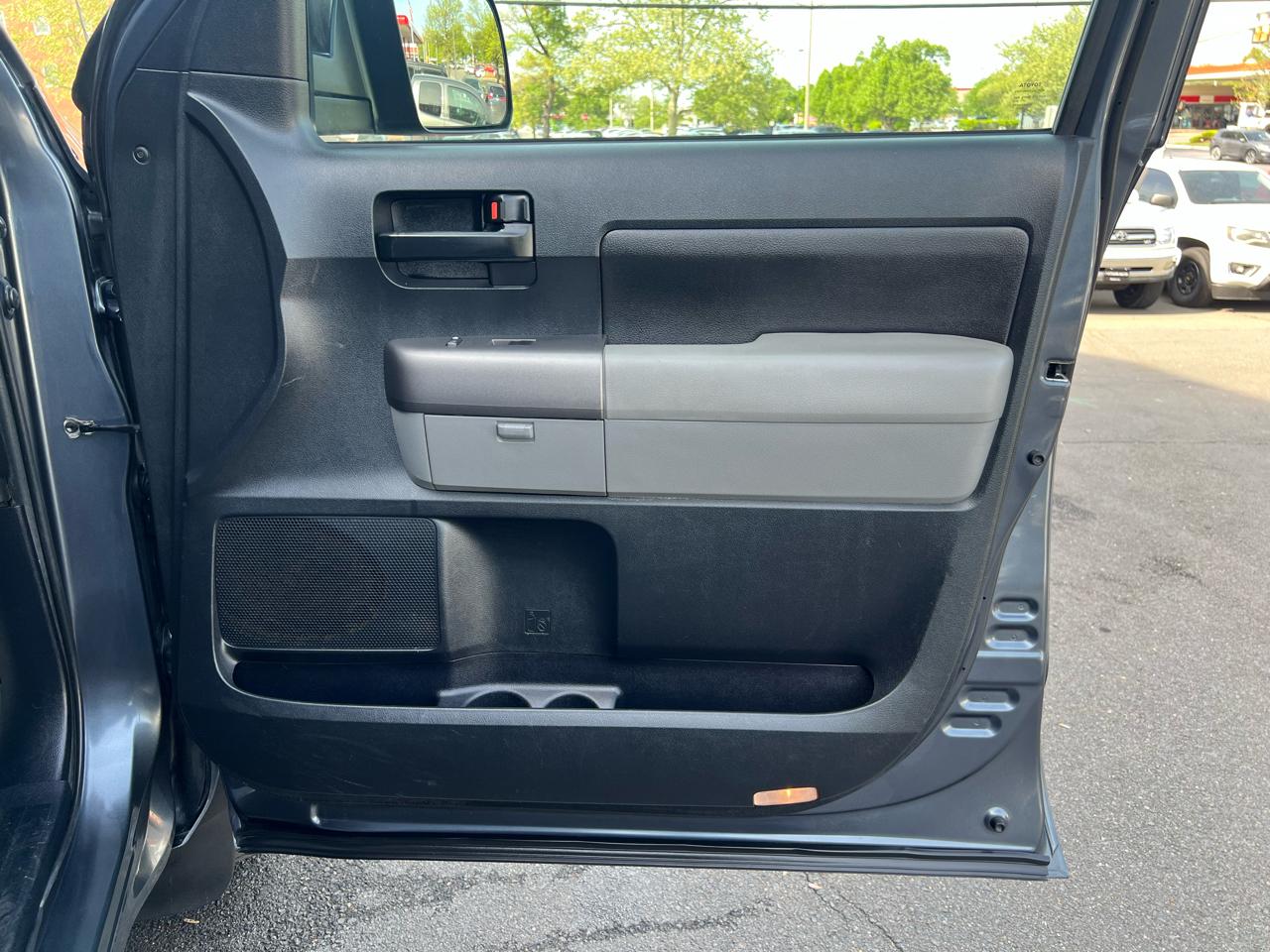 Toyota Tundra Tundra-Grade Double Cab 4.6L 4WD 2010