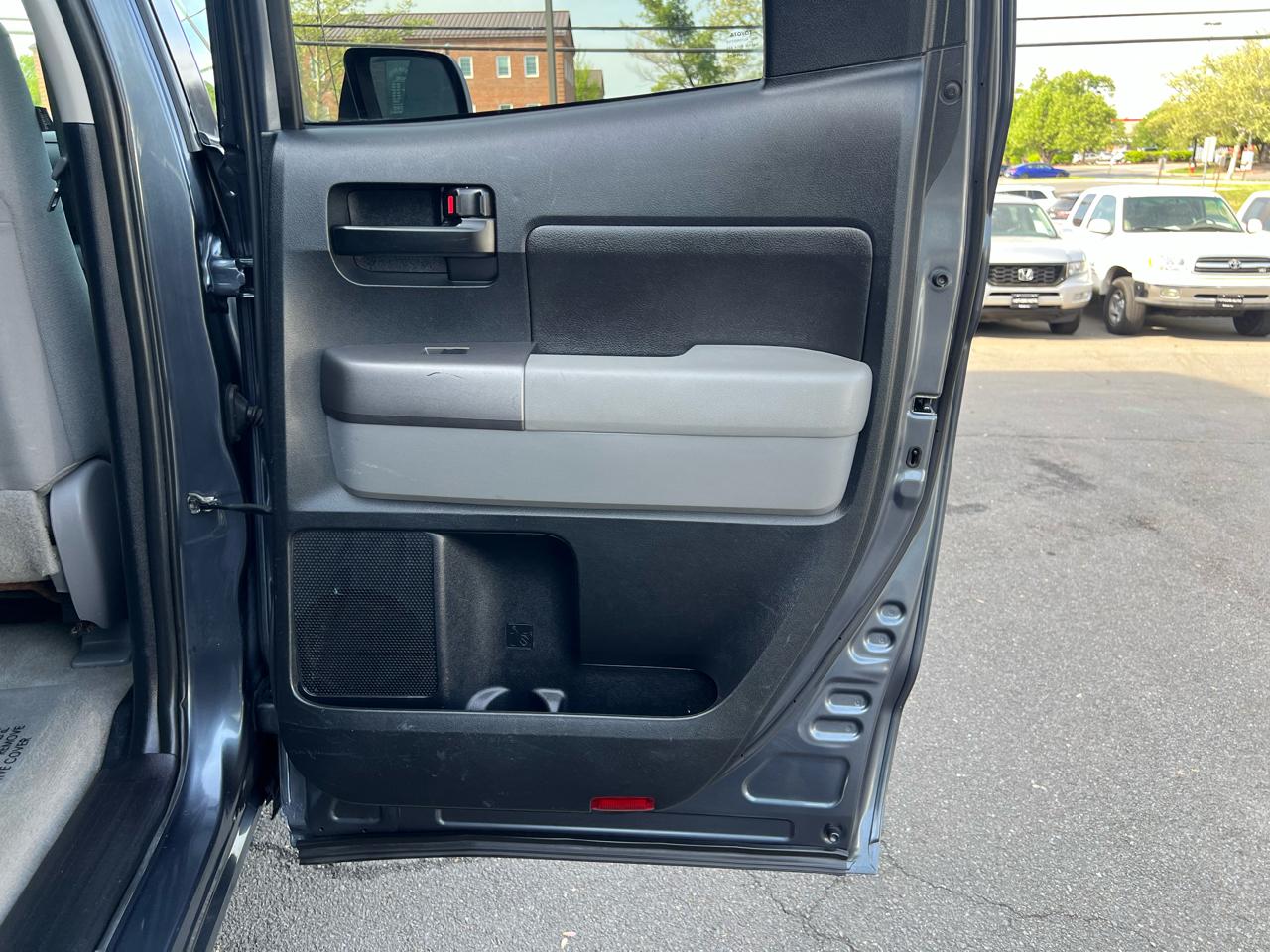 Toyota Tundra Tundra-Grade Double Cab 4.6L 4WD 2010