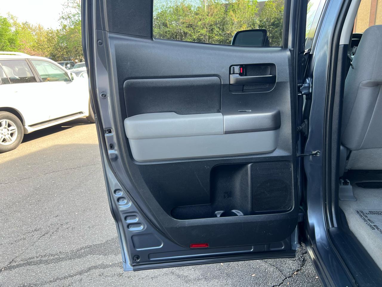 Toyota Tundra Tundra-Grade Double Cab 4.6L 4WD 2010