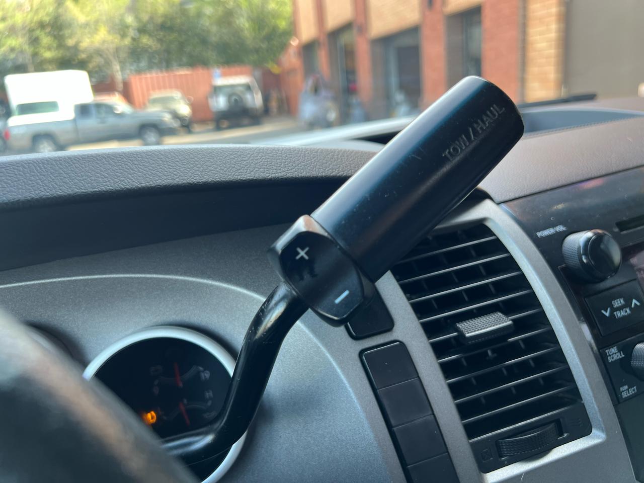 Toyota Tundra Tundra-Grade Double Cab 4.6L 4WD 2010