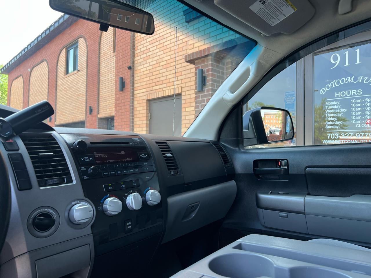 Toyota Tundra Tundra-Grade Double Cab 4.6L 4WD 2010