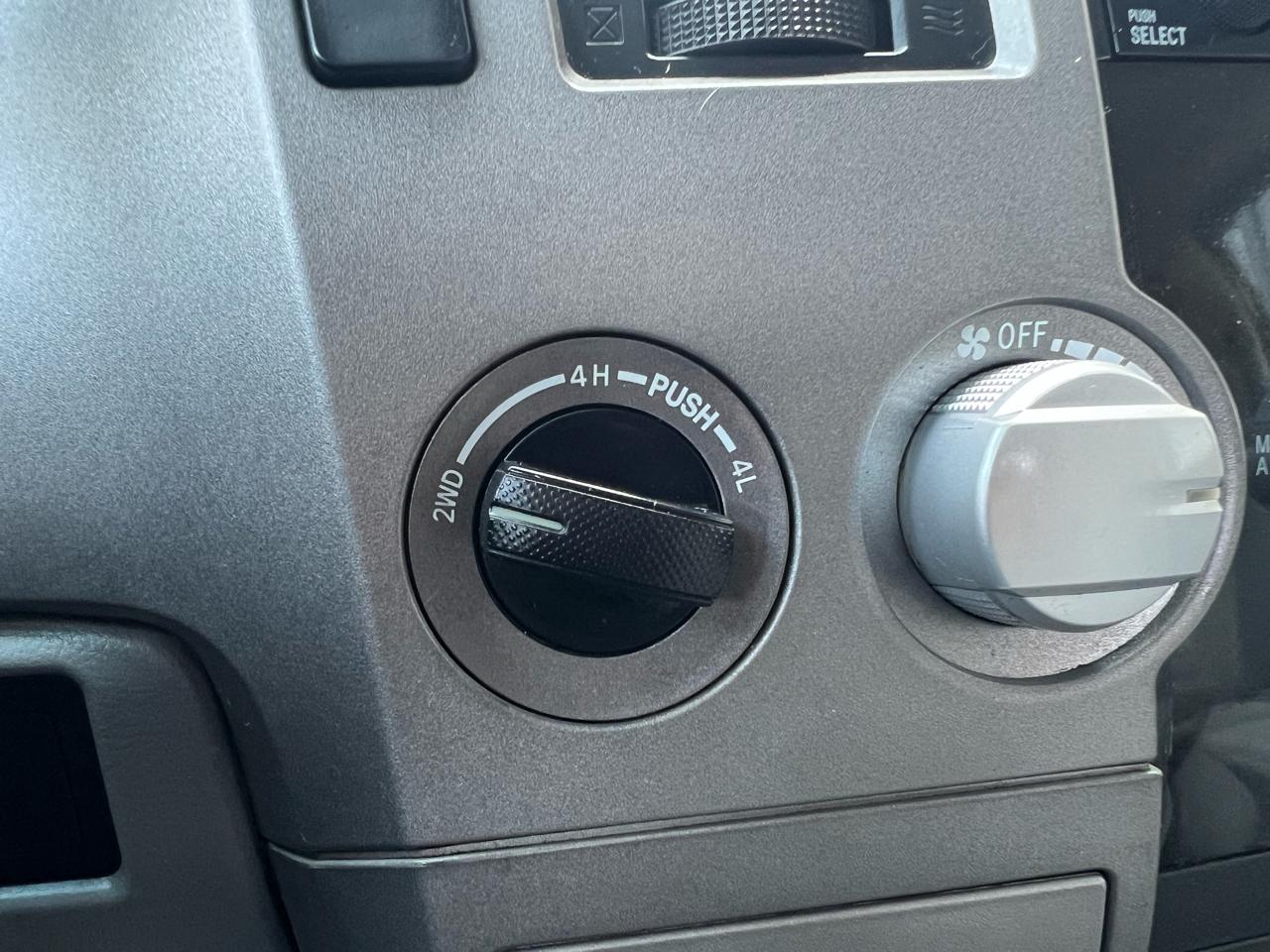 Toyota Tundra Tundra-Grade Double Cab 4.6L 4WD 2010