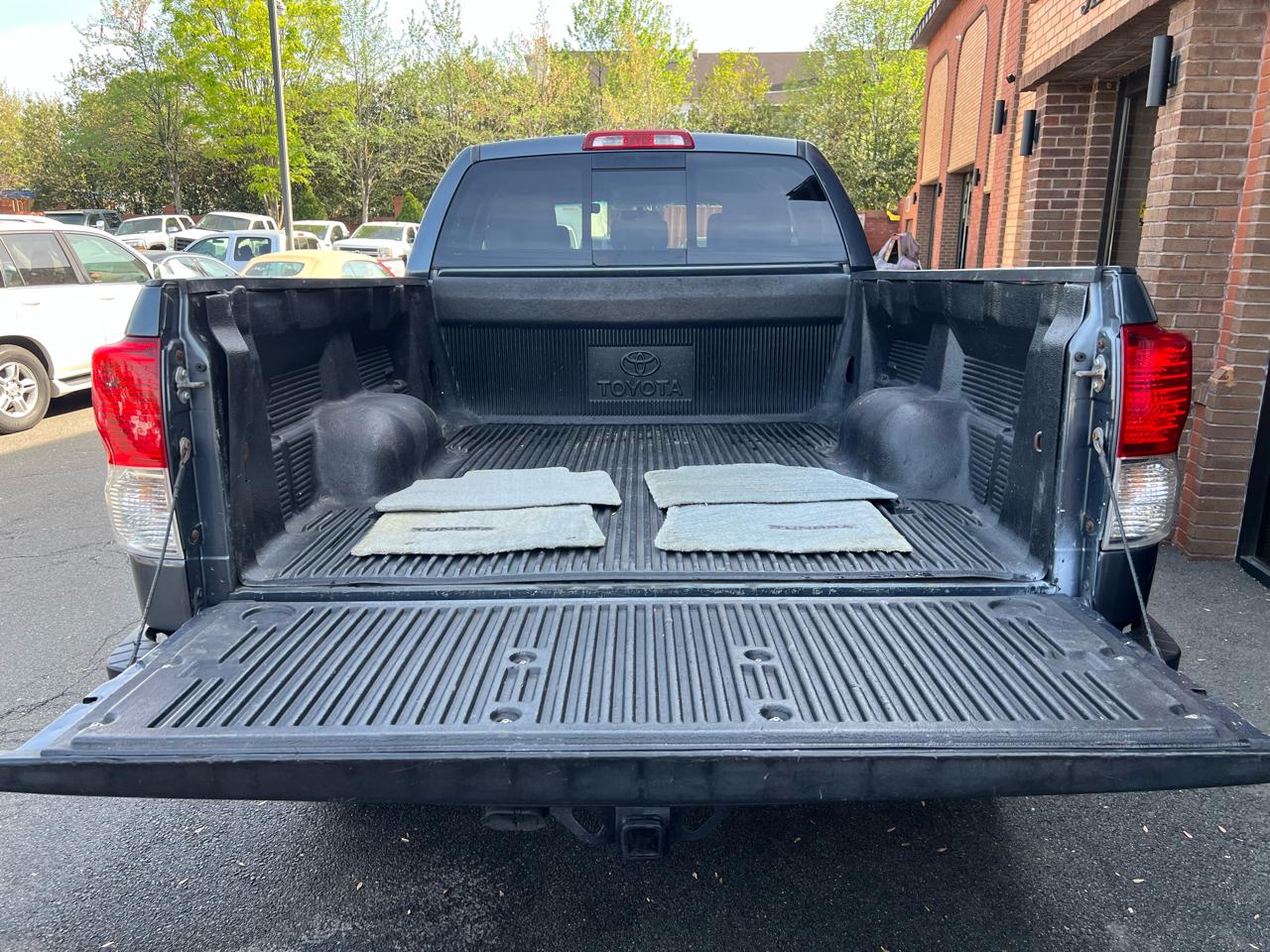 Toyota Tundra Tundra-Grade Double Cab 4.6L 4WD 2010