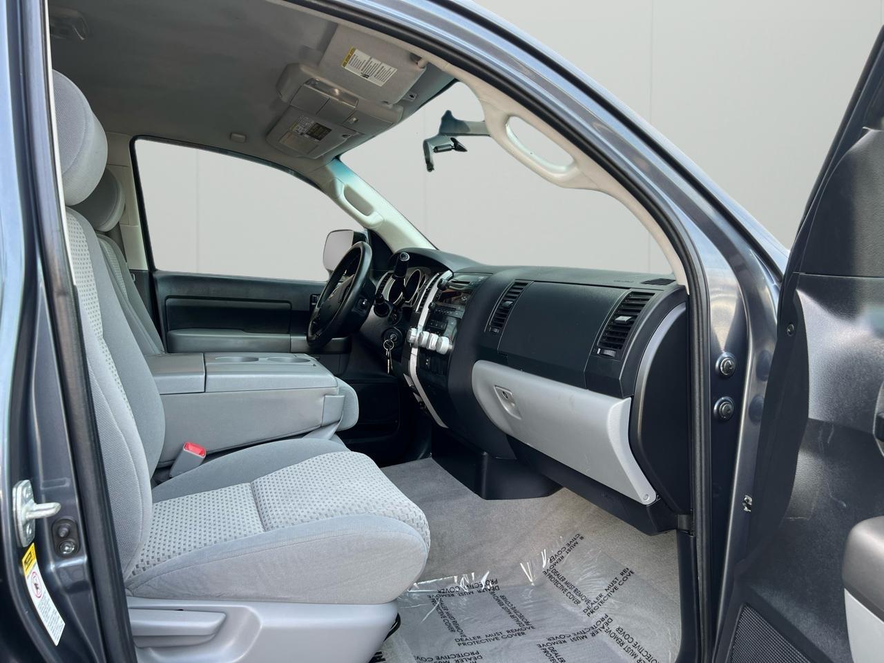 Toyota Tundra Tundra-Grade Double Cab 4.6L 4WD 2010