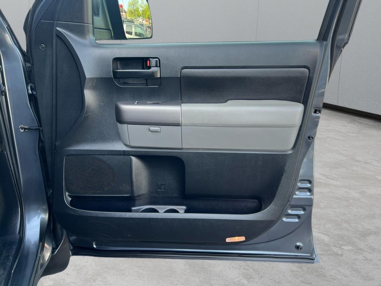 Toyota Tundra Tundra-Grade Double Cab 4.6L 4WD 2010