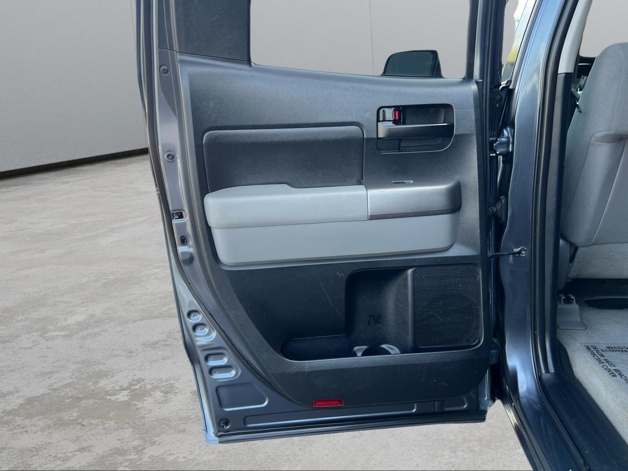 Toyota Tundra Tundra-Grade Double Cab 4.6L 4WD 2010