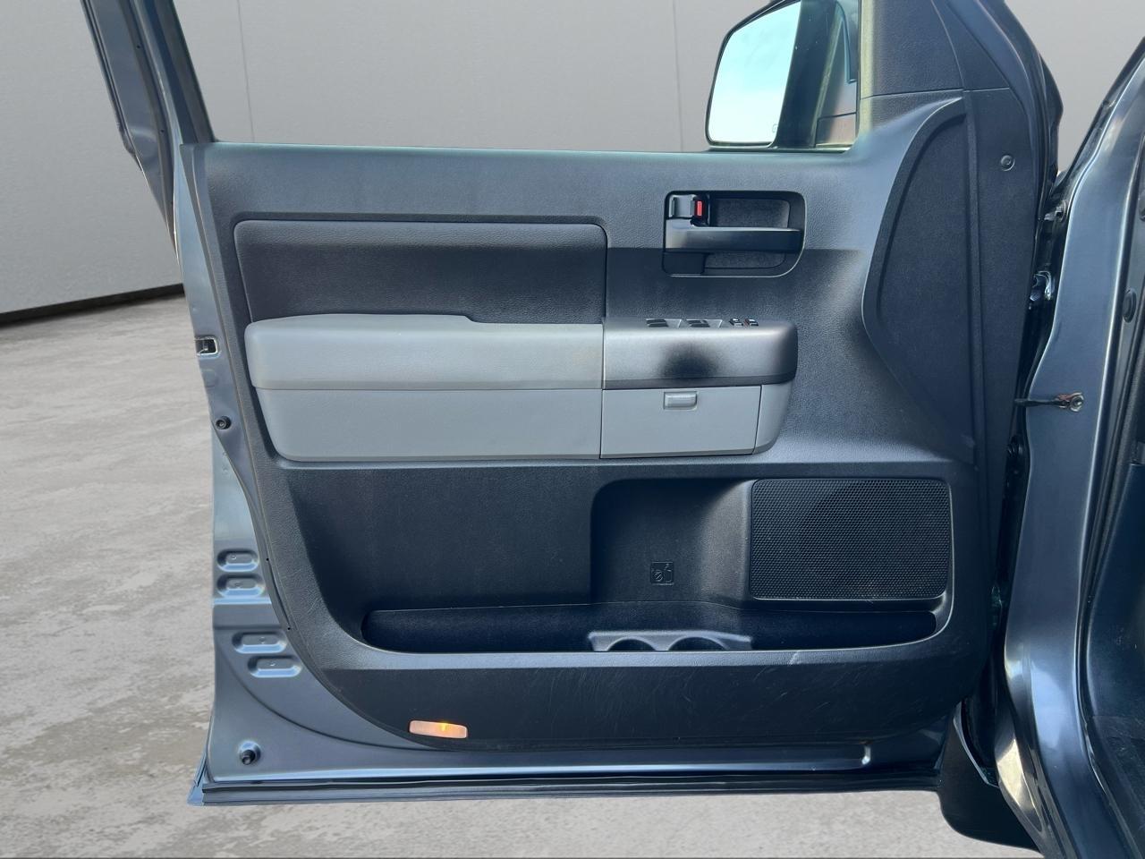 Toyota Tundra Tundra-Grade Double Cab 4.6L 4WD 2010