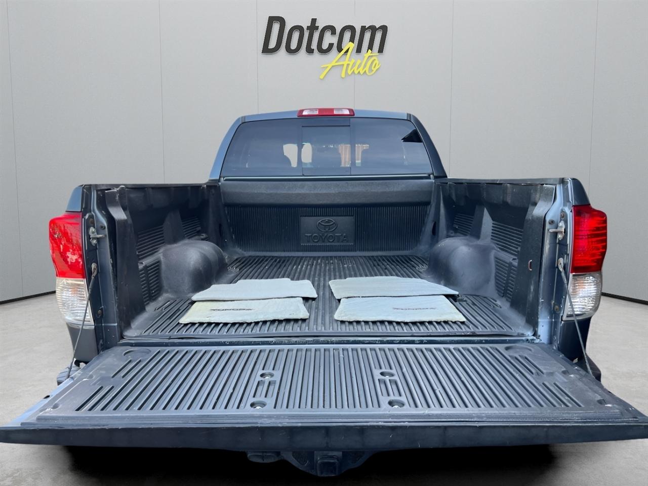 Toyota Tundra Tundra-Grade Double Cab 4.6L 4WD 2010