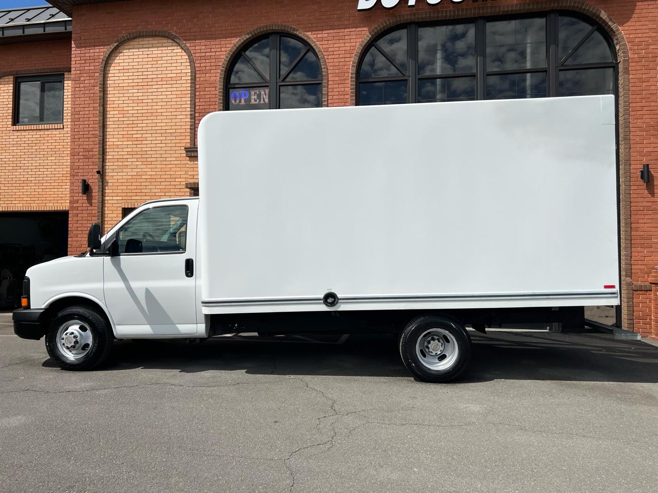 Chevrolet Express LS 3500 2009