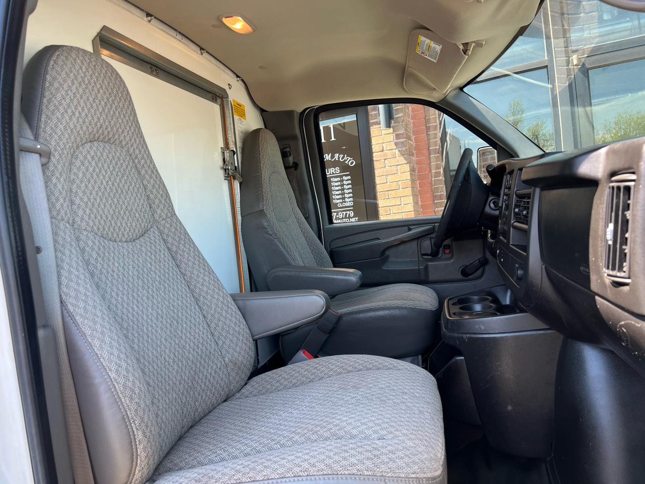 Chevrolet Express LS 3500 2009