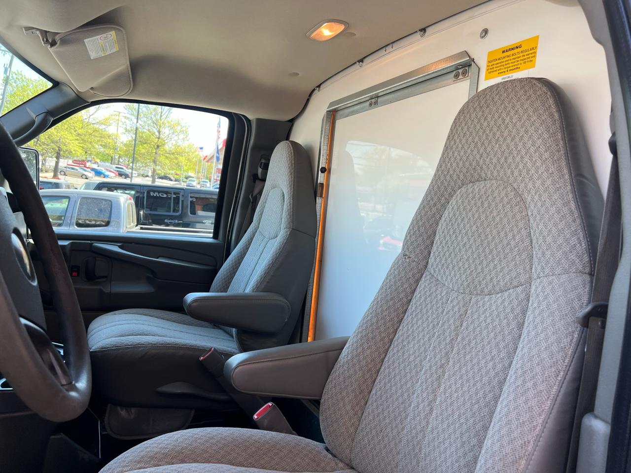 Chevrolet Express LS 3500 2009