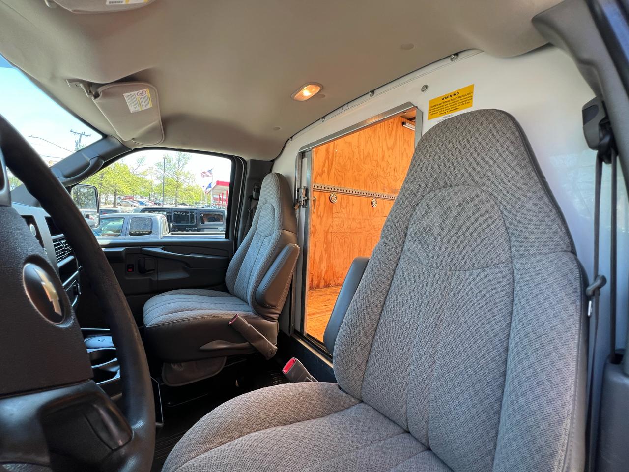 Chevrolet Express LS 3500 2009