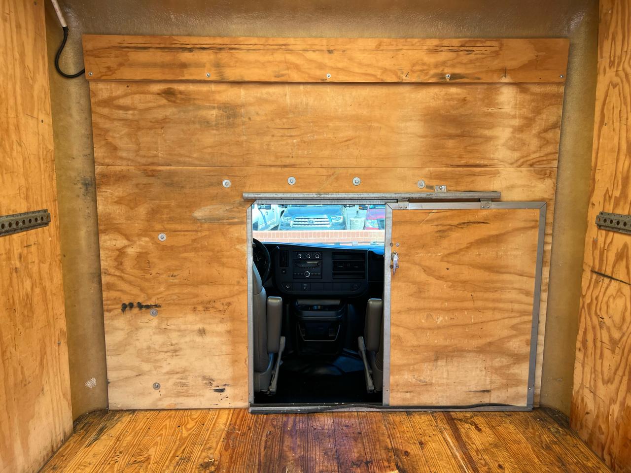 Chevrolet Express LS 3500 2009