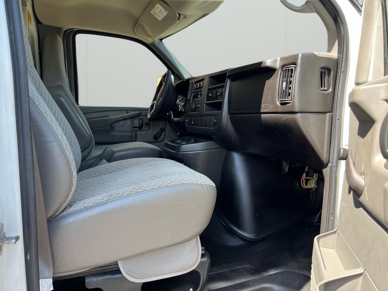 Chevrolet Express LS 3500 2009